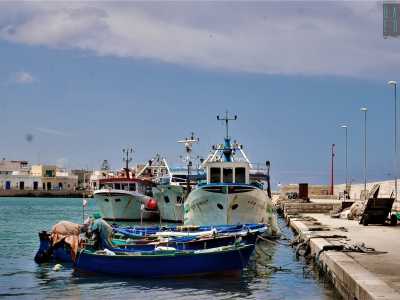 Superato il porticciolo con le sue storie di pescatori...